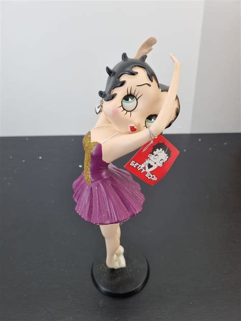 76 shipping from United States <b>Betty</b> <b>Boop</b> Strike a Pose Leg Up Resin Figurine 3. . Betty boop statues ebay